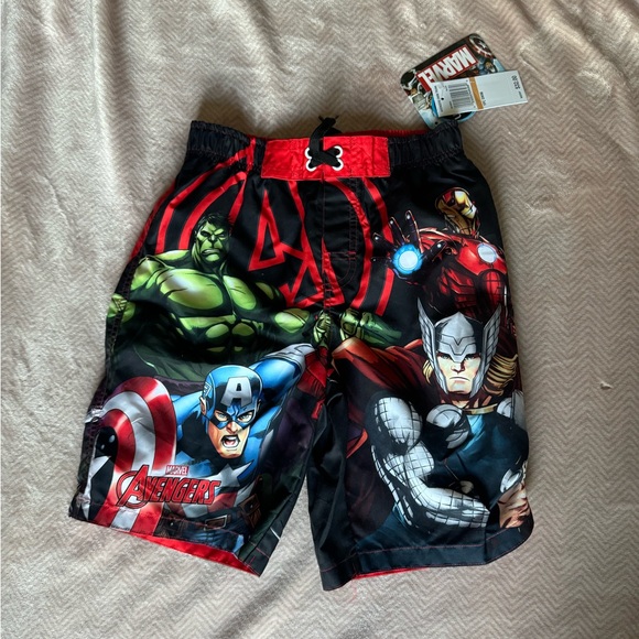 Marvel Other - NWT Marvel boys swim trunks - size 7